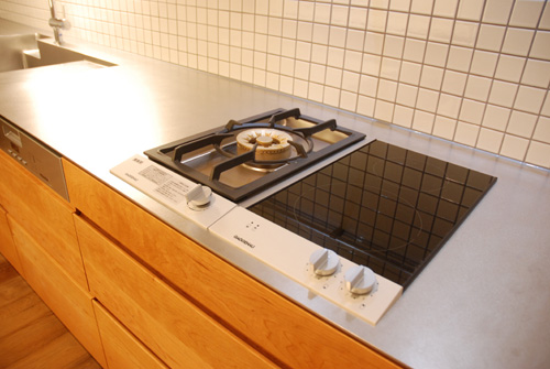 ガスとIHを両方使えるコンロ - オーダーメイド家具キッチン | 家具工房